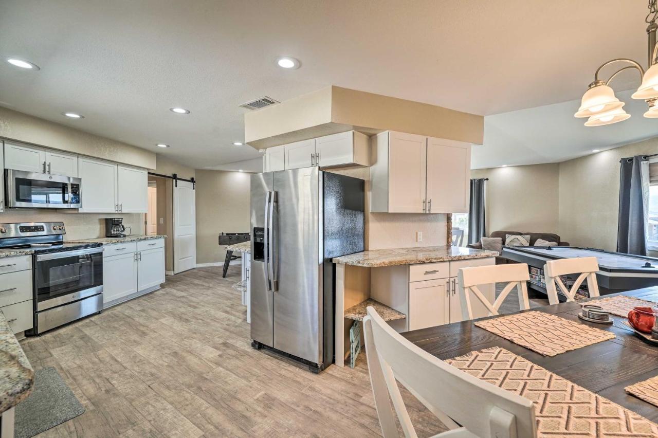 Lake Havasu Family Retreat With Patio And Game Room Лейк-Гавасу-Сіті Екстер'єр фото